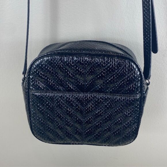 KARL LAGERFELD PARIS GLOSSY BLACK SNAKE CAMERA BAG CROSSBODY PURSE - Picture 5 of 13